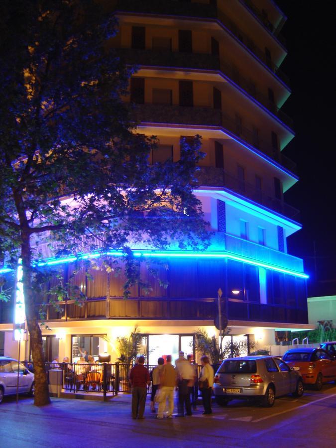 Hotel Gambrinus Rimini Kültér fotó