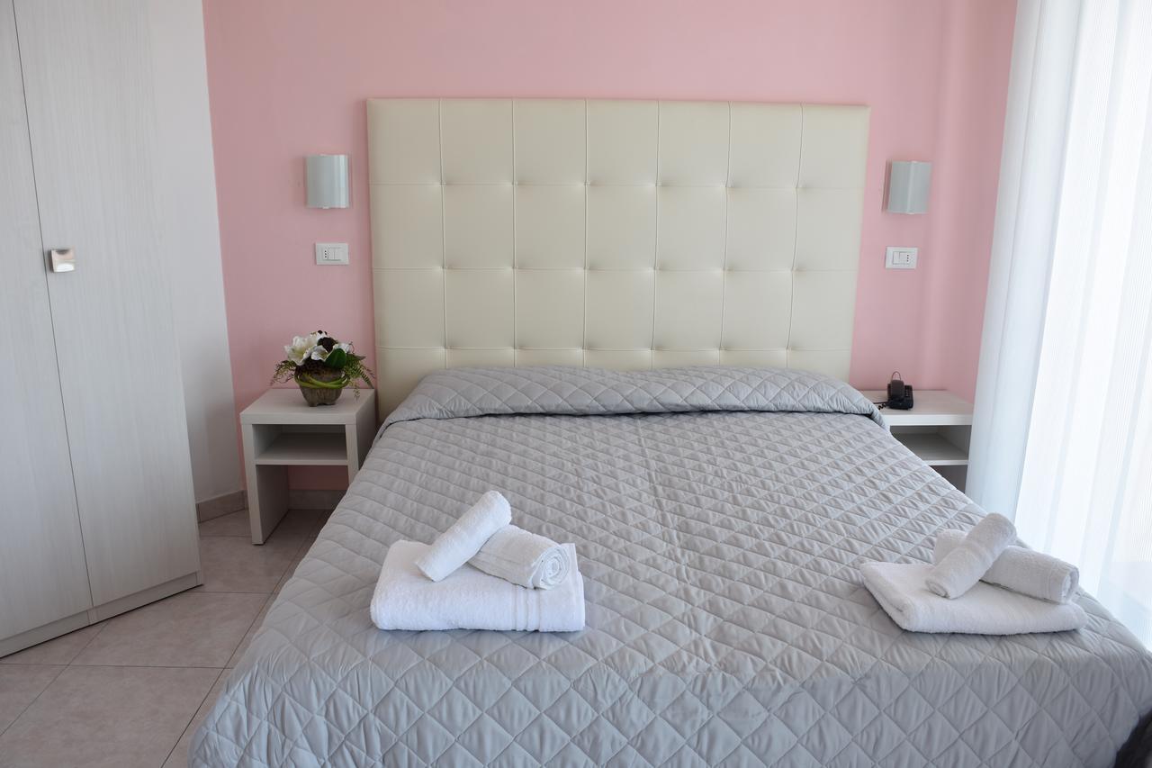 Hotel Gambrinus Rimini Kültér fotó