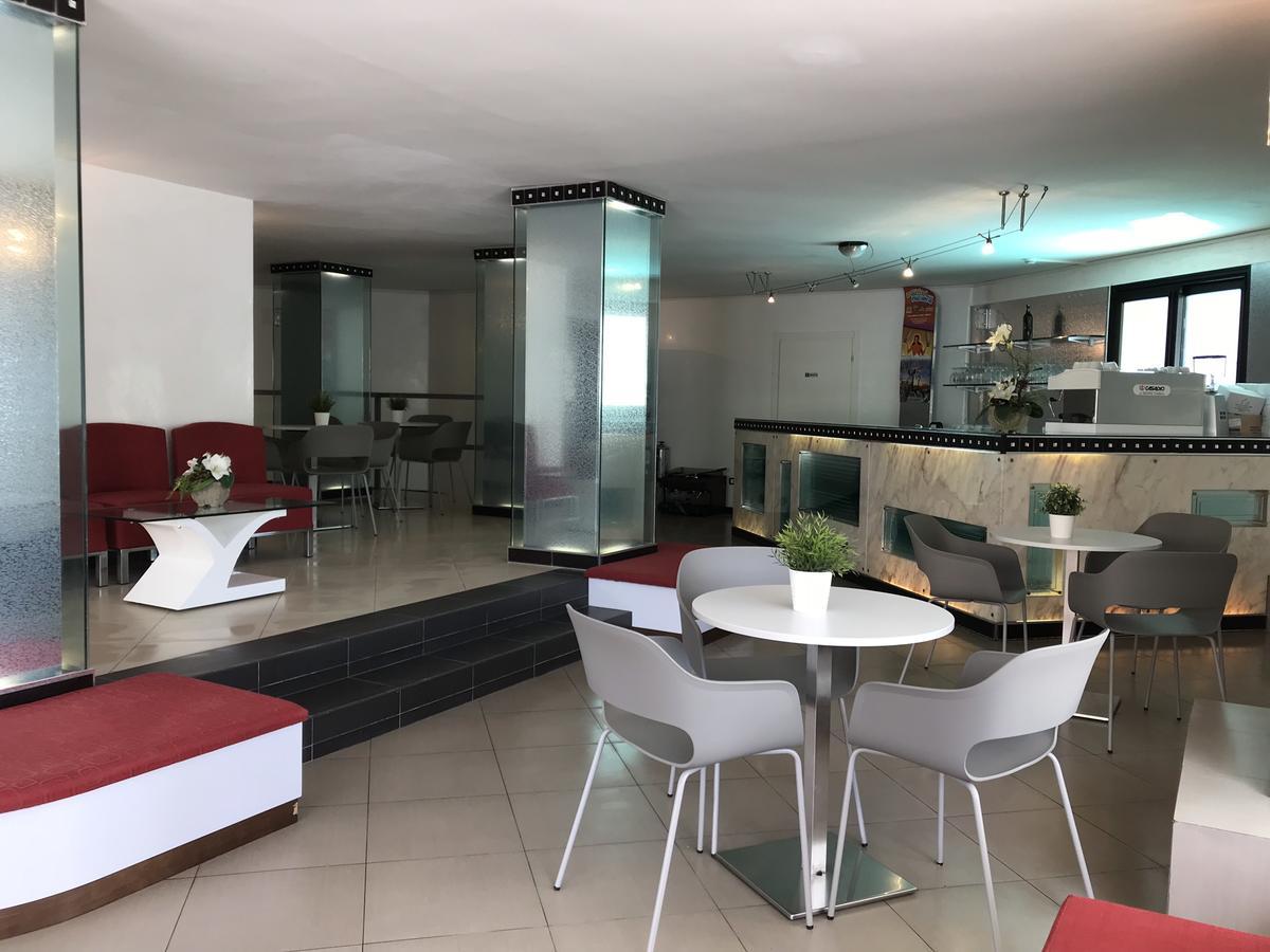 Hotel Gambrinus Rimini Kültér fotó