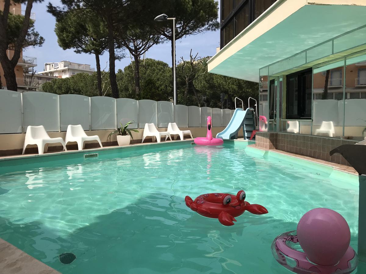 Hotel Gambrinus Rimini Kültér fotó